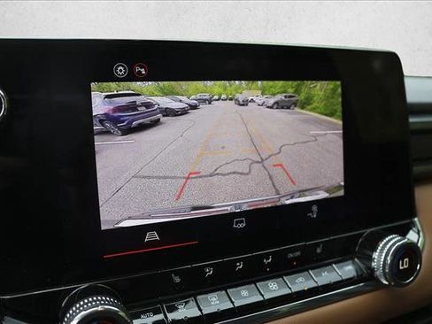 Used 2025 GMC Canyon AT4 AWD/4WD image 18