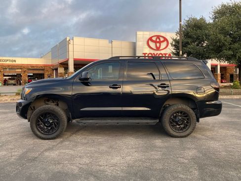 Used 2019 Toyota Sequoia SR5 AWD/4WD image 6