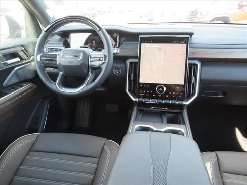 New 2026 GMC Acadia Denali Ultimate FWD image 11
