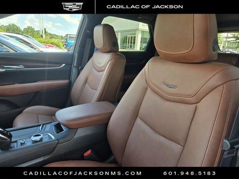 Certified 2025 Cadillac XT5 Sportv w/ Technology Package AWD/4WD image 10
