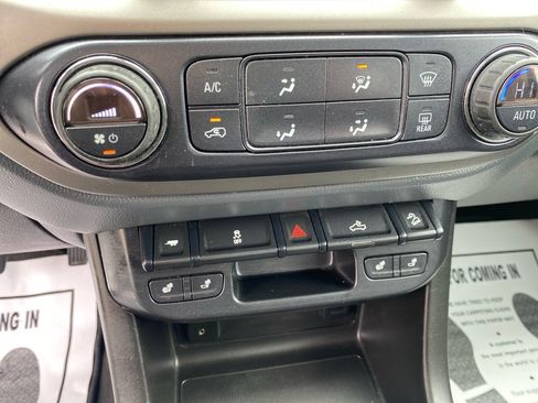 Used 2015 Chevrolet Colorado Z71 image 17