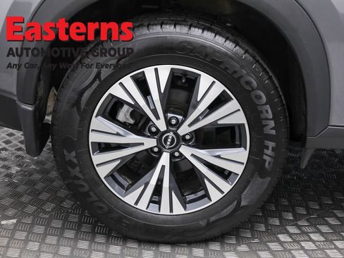 Used 2022 Nissan Rogue SV image 31