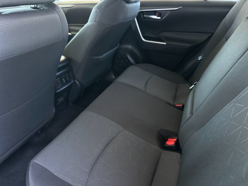Used 2025 Toyota RAV4 XLE AWD/4WD image 11