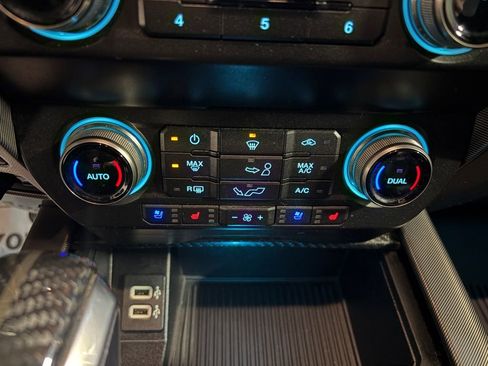 Used 2019 Ford F150 Raptor w/ Equipment Group 802A Luxury AWD/4WD image 16