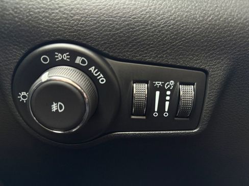 New 2026 Jeep Compass Latitude image 3