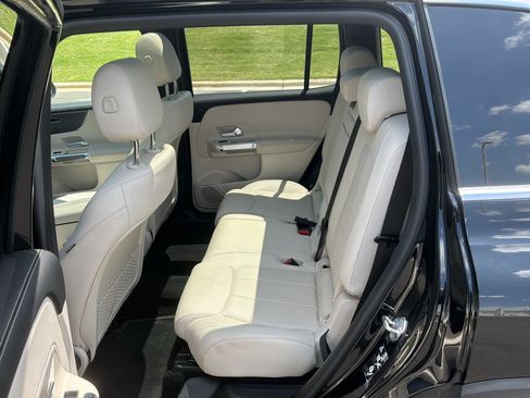 Used 2022 Mercedes-Benz GLB 250 4MATIC image 30
