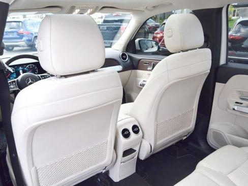 Used 2020 Mercedes-Benz GLB 250 4MATIC w/ Premium Package image 29