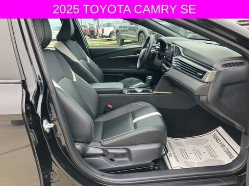 Used 2025 Toyota Camry SE FWD image 11