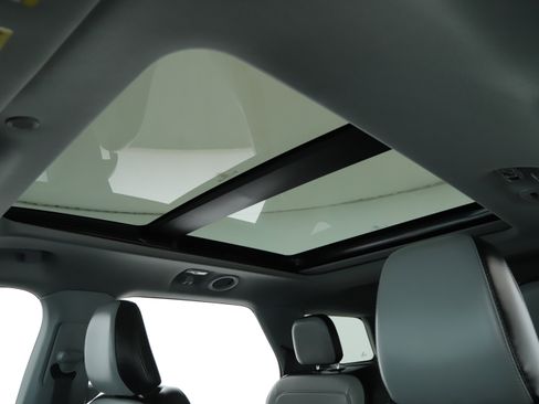 Used 2021 Ford Explorer XLT w/ Equipment Group 202A image 17