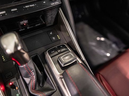 Used 2018 Lexus IS 350 AWD image 31