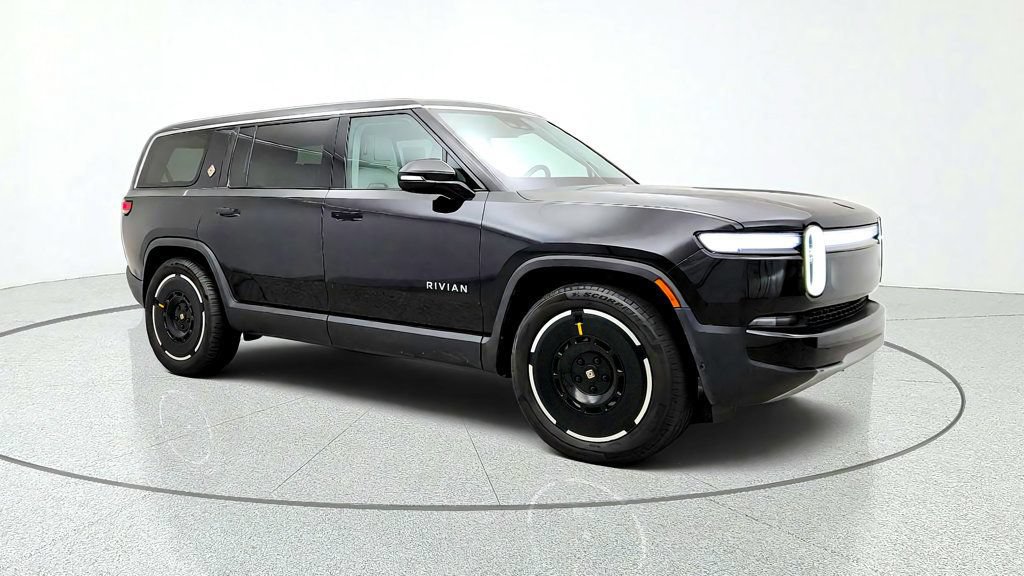 Used 2025 Rivian R1S Adventure Dual AWD/4WD image 3