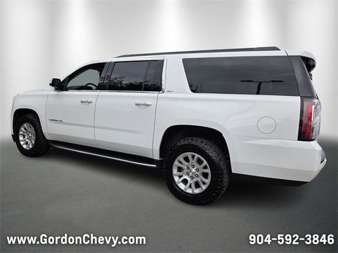 Used 2020 GMC Yukon XL SLT image 3