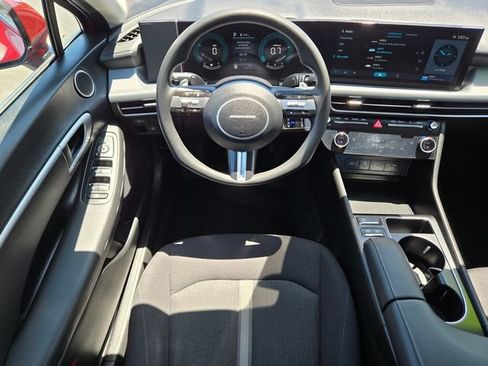 Used 2025 Hyundai Sonata SEL FWD image 11