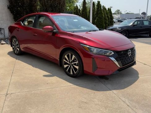 Used 2024 Nissan Sentra SV w/ SV Premium Package FWD image 7