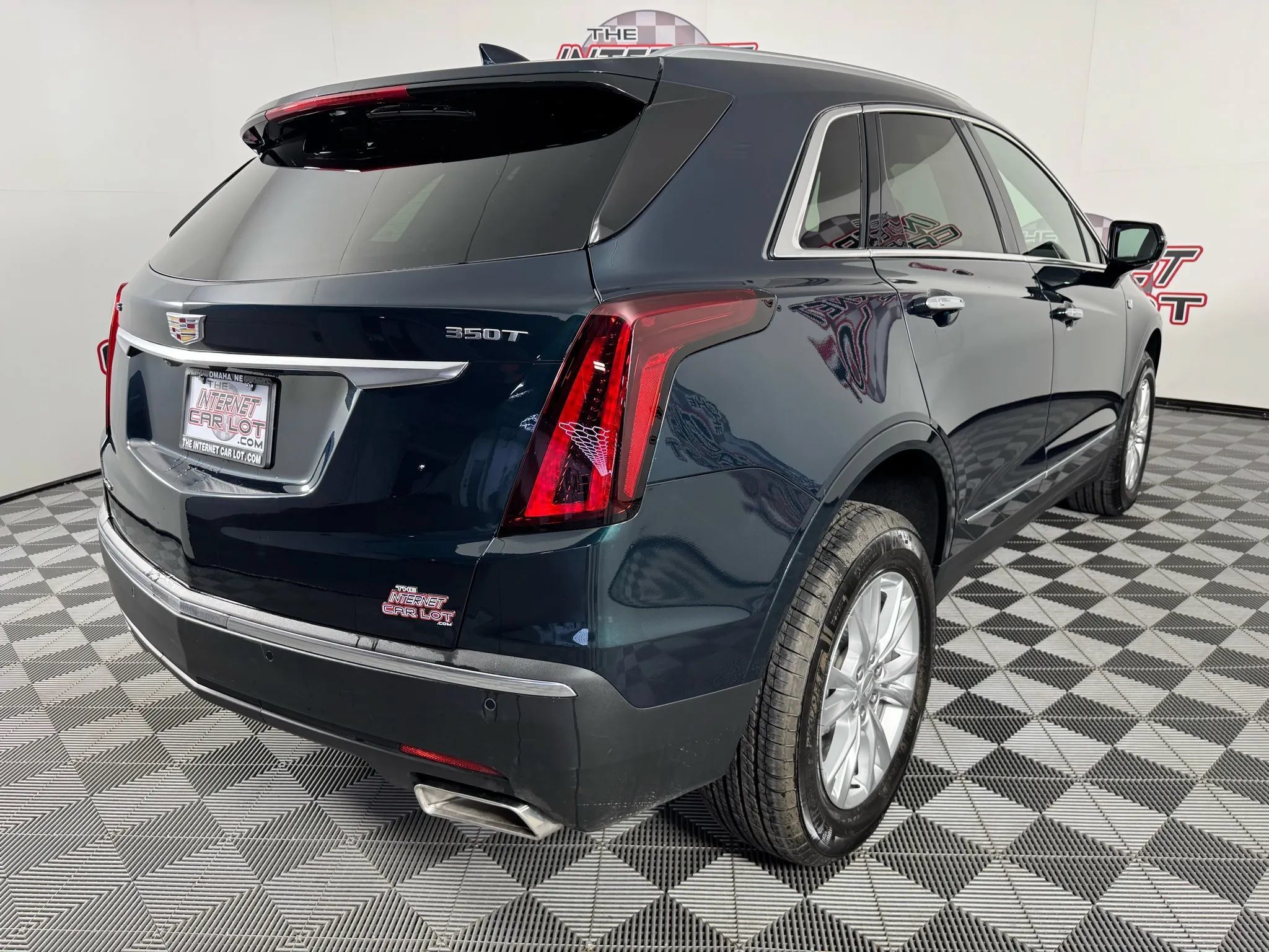 Used 2025 Cadillac XT5 Luxury w/ LPO, Floor Liner Package AWD/4WD image 29