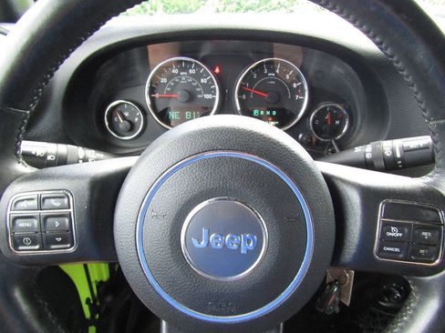 Used 2016 Jeep Wrangler Unlimited Sport w/ Quick Order Package 24S AWD/4WD image 11