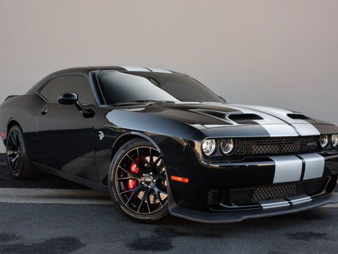 Used 2019 Dodge Challenger SRT Hellcat w/ Laguna Leather Package image 5