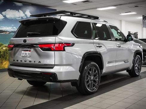 Used 2025 Toyota Sequoia Platinum image 6