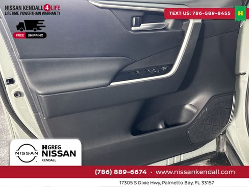 Used 2020 Toyota RAV4 XLE image 32