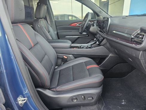 Used 2025 Chevrolet Traverse RS image 10