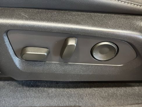 Used 2023 GMC Canyon Elevation w/ Elevation Premium Package image 15