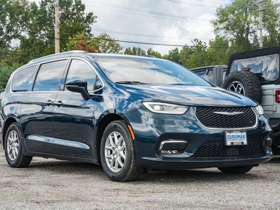 Used 2021 Chrysler Pacifica Touring-L