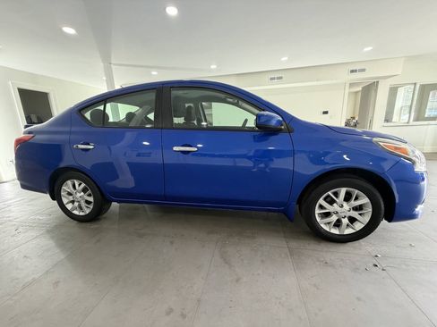 Used 2016 Nissan Versa SV w/ SV Appearance Package FWD image 11