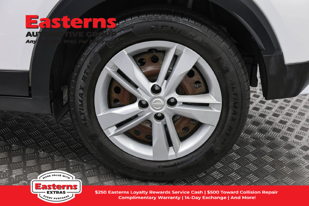 Used 2022 Nissan Kicks S FWD image 33