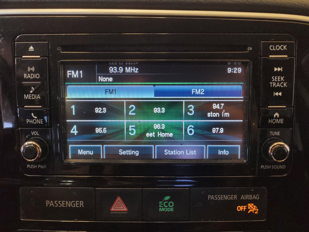 Used 2016 Mitsubishi Outlander SE AWD/4WD image 25