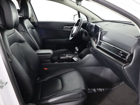 Used 2025 Kia Sportage EX FWD image 18