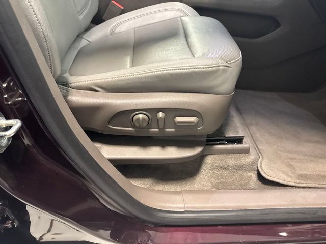 Used 2018 Chevrolet Traverse Premier AWD/4WD image 25