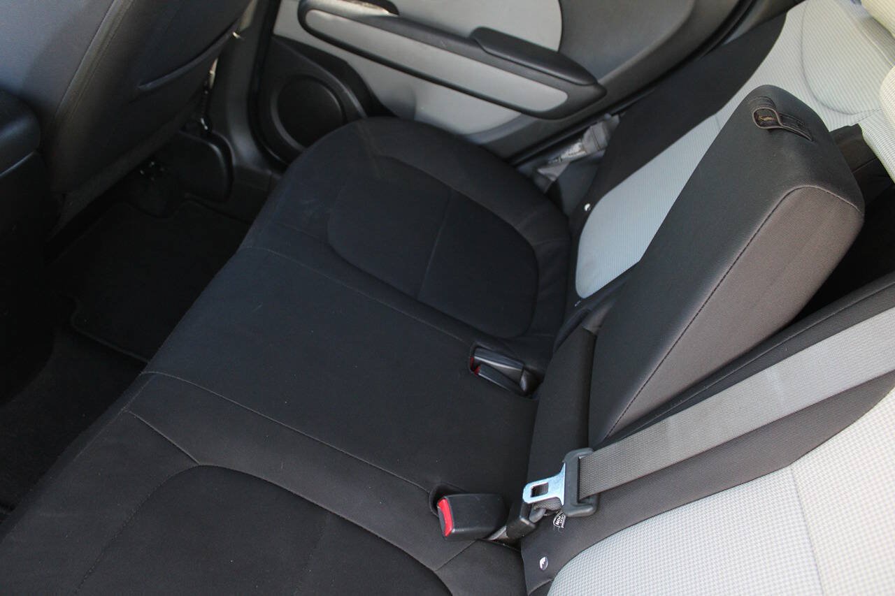 Used 2014 Kia Soul FWD image 33