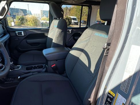 Used 2025 Jeep Wrangler Unlimited Rubicon 4xe w/ Convenience Group image 17