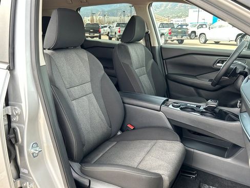 Used 2025 Nissan Rogue SV image 19