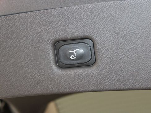Used 2023 Lincoln Nautilus Reserve FWD image 16