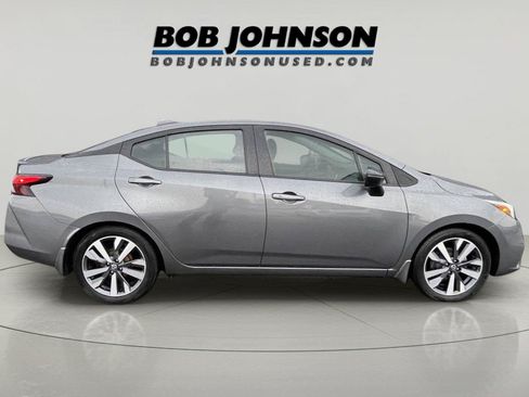 Used 2021 Nissan Versa SR FWD image 8