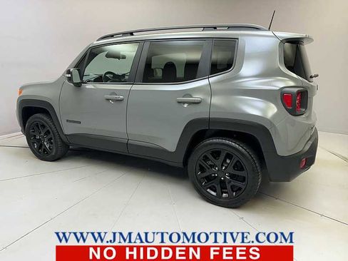 Used 2022 Jeep Renegade Altitude image 3