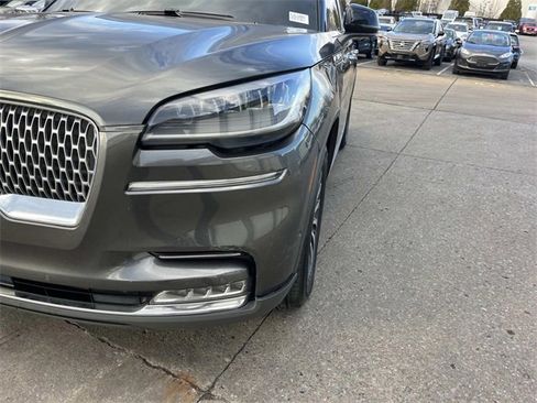 Used 2020 Lincoln Aviator Reserve w/ Equipment Group 201A image 9