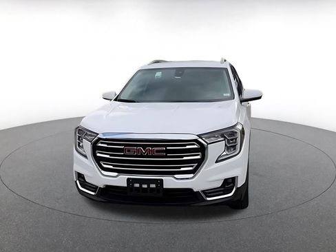 Used 2024 GMC Terrain SLT image 4