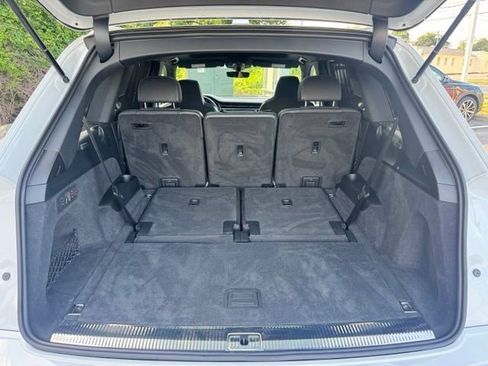 Certified 2025 Audi SQ7 Prestige AWD/4WD image 12