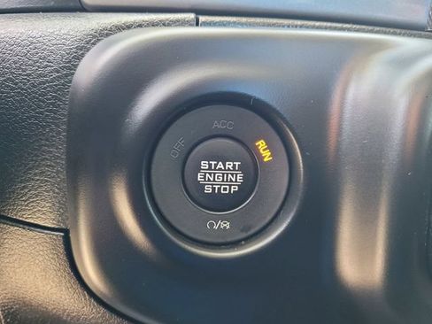 Used 2021 Jeep Wrangler Unlimited Sahara AWD/4WD image 17