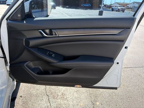 Certified 2022 Honda Accord Touring image 25