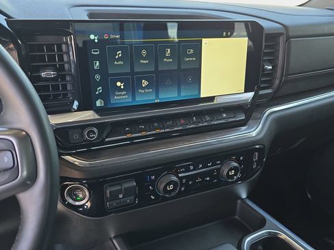 Used 2023 Chevrolet Silverado 1500 LTZ w/ LTZ Premium Package AWD/4WD image 23