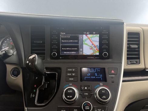 Used 2020 Toyota Sienna XLE Premium image 14