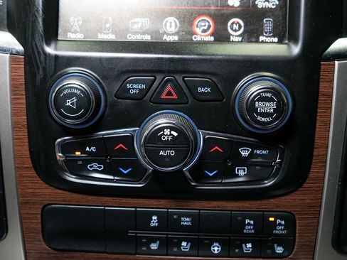 Used 2016 RAM 1500 Laramie AWD/4WD image 22