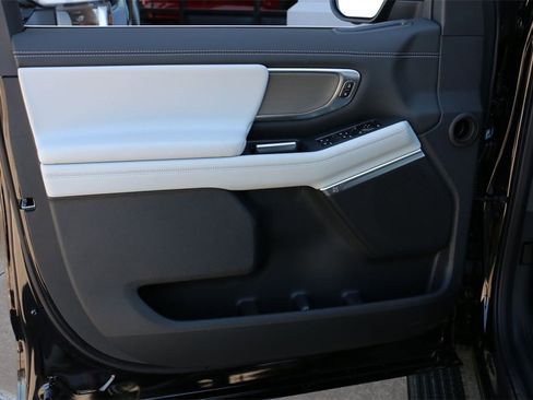 New 2025 Ford Expedition Platinum w/ Driver's Package image 14