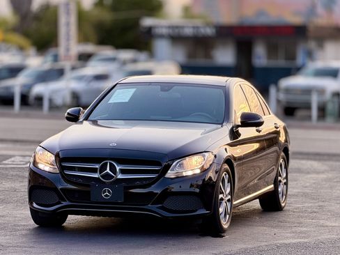 Used 2018 Mercedes-Benz C 300 Sedan image 3