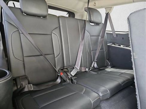 Used 2019 Chevrolet Suburban LT image 10