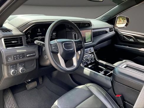 Used 2024 GMC Yukon Denali AWD/4WD image 12