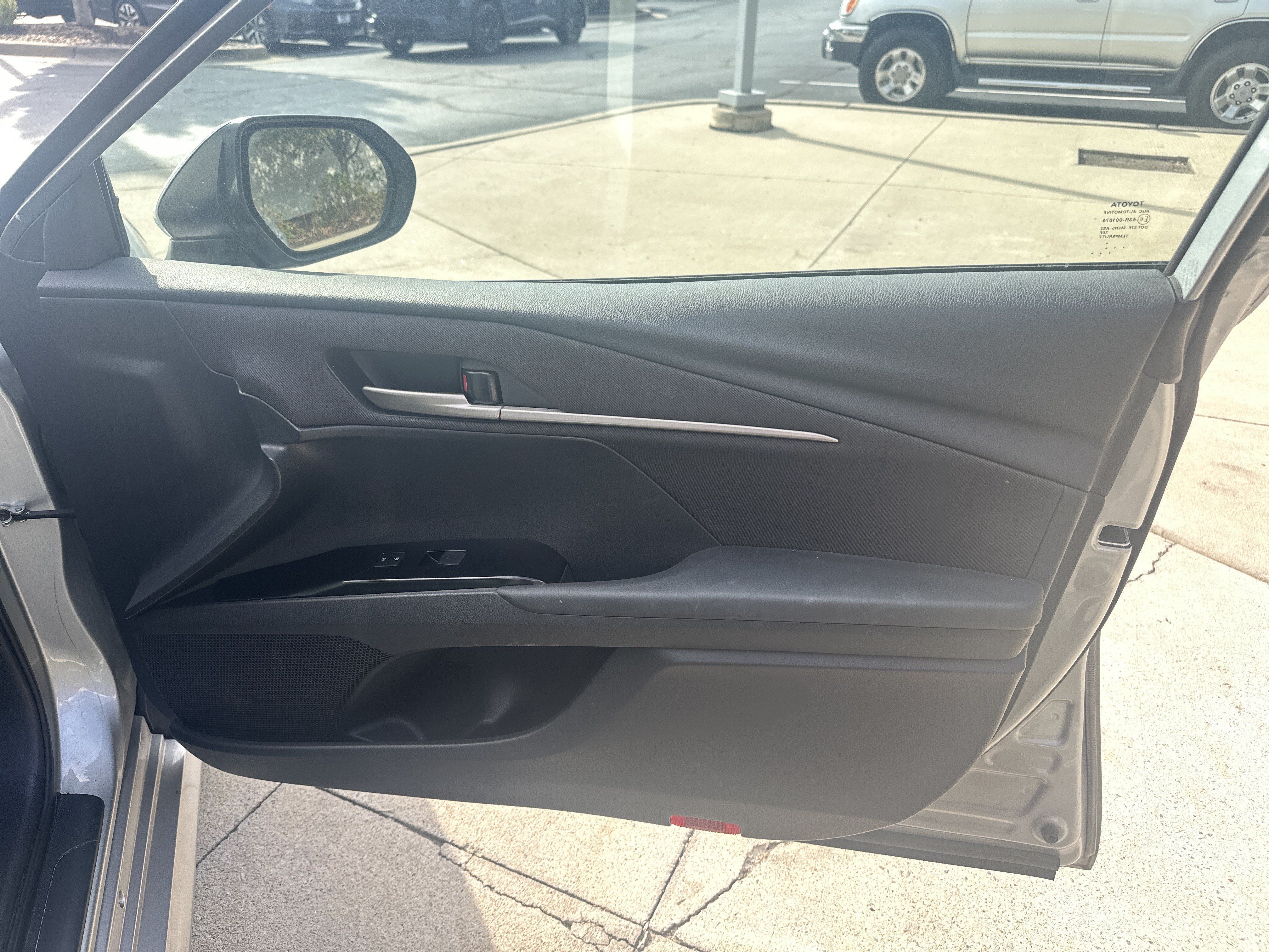 Used 2025 Toyota Camry LE FWD image 20